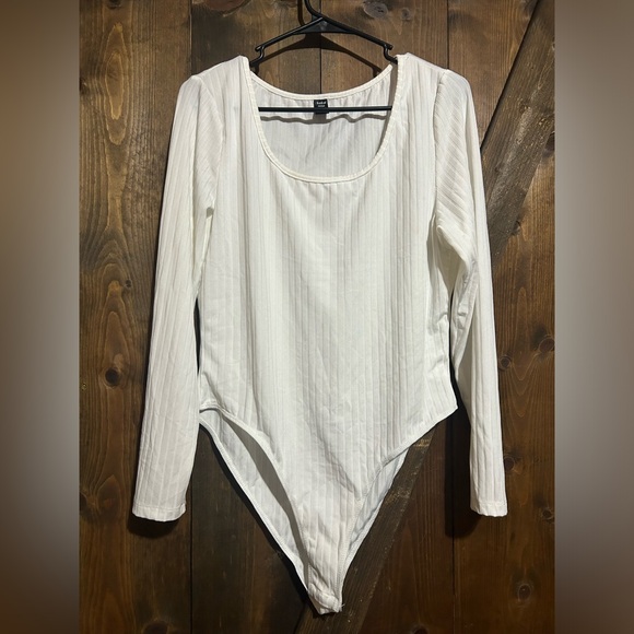 SHEIN Tops - SHEIN Curve Bodysuit, size 1XL, smoke free home